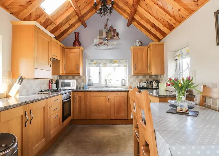 Stable * Stoupe Brow